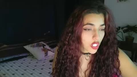 Snapshot of xxmaggieeexx chatting on December 4, 3:16 am mag online show from December 4, 3:16 am