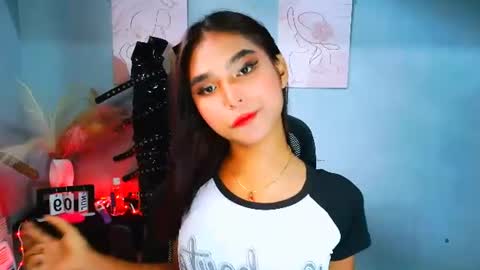 xxmiahot online show from June 9, 3:51 am