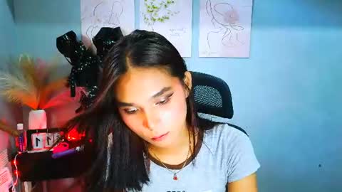 xxmiahot online show from June 11, 4:21 am