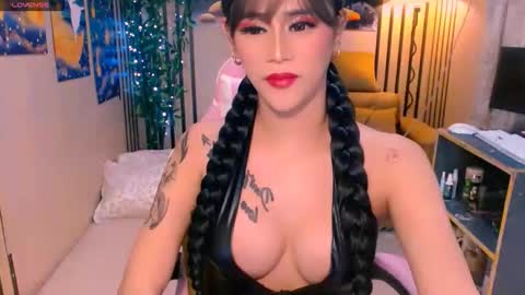 xxmissjuliaxx online show from November 17, 5:35 am