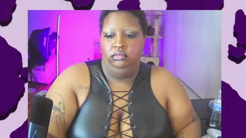 Snapshot of xxmoniquestarrxx chatting on February 10, 1:32 am Thee Baddest BBW online show from February 10, 1:32 am
