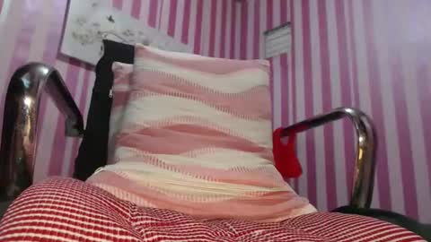 xxrowenatastycockforyouxx online show from October 29, 4:37 am