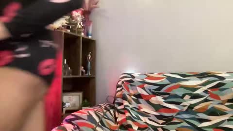 Snapshot of xxsweetbellafox chatting on September 25, 10:46 pm kisses online show from September 25, 10:46 pm