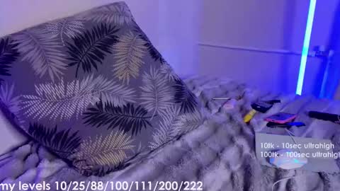 Snapshot of xxtina_ chatting on March 5, 1:40 pm kristina usually everyday here started GMT3 online show from March 5, 1:40 pm