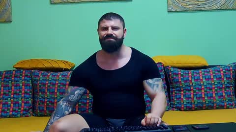 Snapshot of xxtreamleonard chatting on February 4, 4:18 pm Xtream Leonard online show from February 4, 4:18 pm