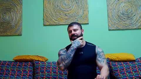 Snapshot of xxtreamleonard chatting on February 9, 2:50 pm Xtream Leonard online show from February 9, 2:50 pm