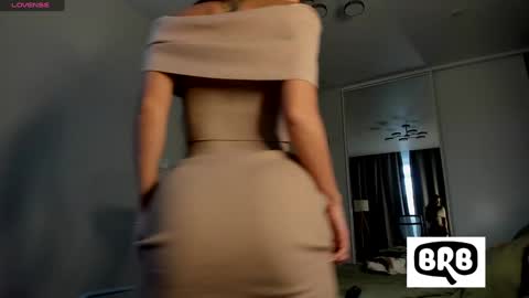 Snapshot of xxx_leila chatting on October 21, 10:05 am xxx_leila online show from October 21, 10:05 am