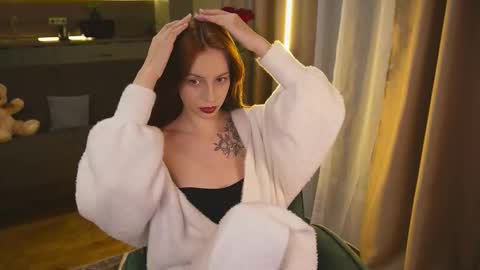 Molly online show from November 21, 3:00 pm