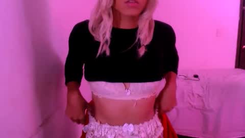Snapshot of xxxanonymousloverxxx chatting on April 5, 9:01 pm Chiara online show from April 5, 9:01 pm