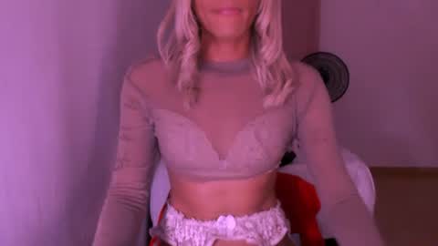Snapshot of xxxanonymousloverxxx chatting on April 14, 3:56 am Chiara online show from April 14, 3:56 am