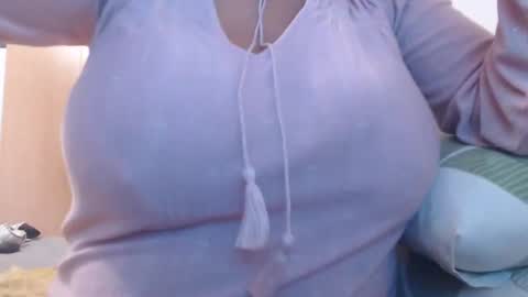 Snapshot of xxxbustybabe27x chatting on February 3, 2:34 pm Ayanda online show from February 3, 2:34 pm