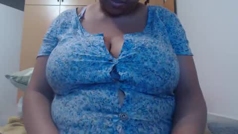 Snapshot of xxxbustybabe27x chatting on February 9, 6:26 pm Ayanda online show from February 9, 6:26 pm