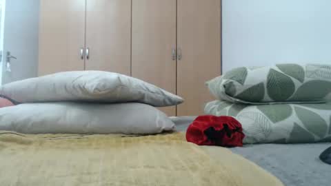 Snapshot of xxxbustybabe27x chatting on February 11, 12:05 pm Ayanda online show from February 11, 12:05 pm