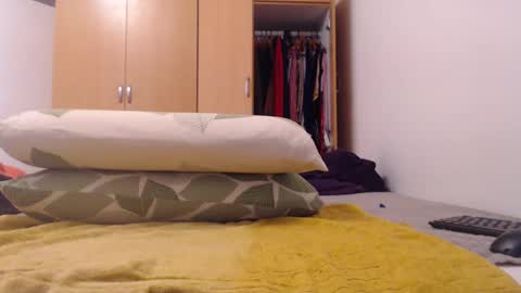 Snapshot of xxxbustybabe27x chatting on February 14, 1:51 pm Ayanda online show from February 14, 1:51 pm