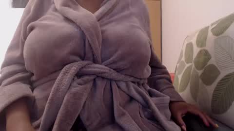 Snapshot of xxxbustybabe27x chatting on February 16, 11:38 am Ayanda online show from February 16, 11:38 am