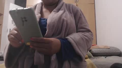 Snapshot of xxxbustybabe27x chatting on February 19, 4:55 pm Ayanda online show from February 19, 4:55 pm