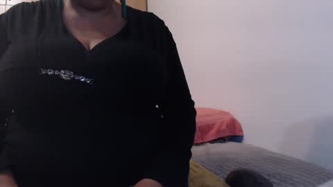 Snapshot of xxxbustybabe27x chatting on February 26, 6:21 pm Ayanda online show from February 26, 6:21 pm