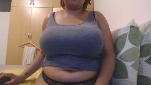 Snapshot of xxxbustybabe27x chatting on February 28, 7:46 pm Ayanda online show from February 28, 7:46 pm