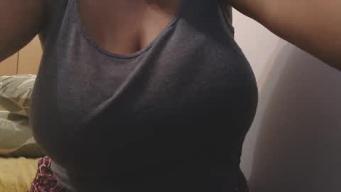 Snapshot of xxxbustybabe27x chatting on February 28, 11:34 pm Ayanda online show from February 28, 11:34 pm