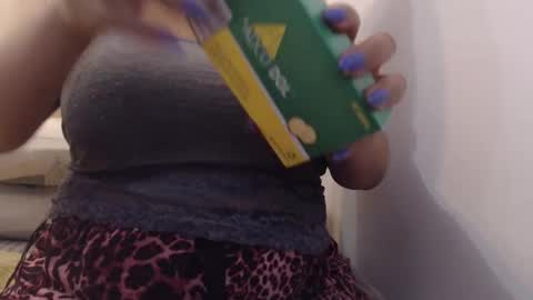 Snapshot of xxxbustybabe27x chatting on March 8, 12:20 pm Ayanda online show from March 8, 12:20 pm