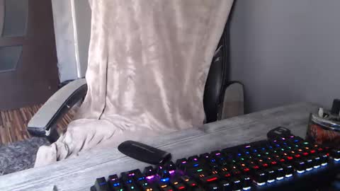 xxxdonpuiuuxxx online show from November 15, 9:28 am