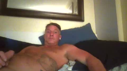 Snapshot of xxxelentdick chatting on April 21, 6:31 am deeeeznutz online show from April 21, 6:31 am