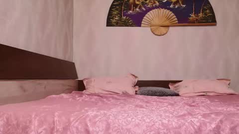 isa and gonzo online show from October 18, 4:15 am