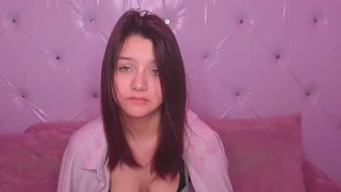 Snapshot of xxxnaughtyfoxxx chatting on May 6, 6:46 pm foxy online show from May 6, 6:46 pm