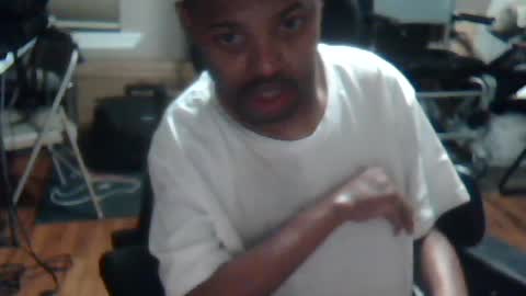 xxxonwheelz online show from June 26, 5:12 am