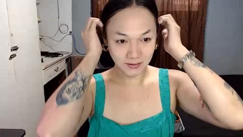Melissa online show from May 22, 2:40 am