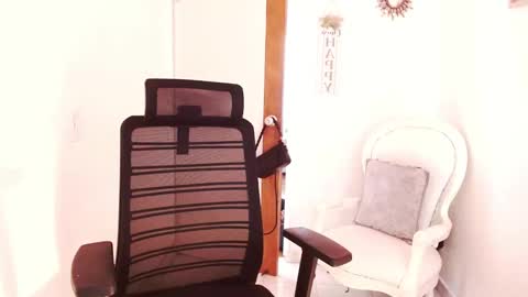 dolcesasha  online show from October 7, 1:30 pm