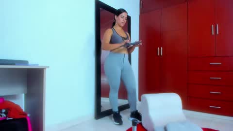 xxxtatianabustyxxx online show from February 10, 9:04 pm