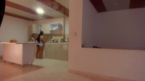 xxxtatianabustyxxx online show from February 18, 4:26 pm