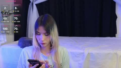 Snapshot of xxxvandersexxx chatting on April 7, 7:20 am July and Fer online show from April 7, 7:20 am