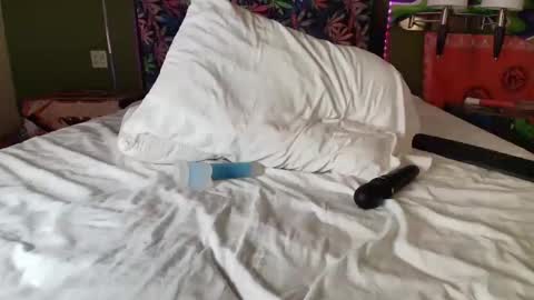 Lil Luna online show from November 5, 2:11 am