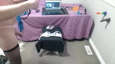 Snapshot of xxxxbrad chatting on February 17, 10:27 pm xxxxbrad online show from February 17, 10:27 pm