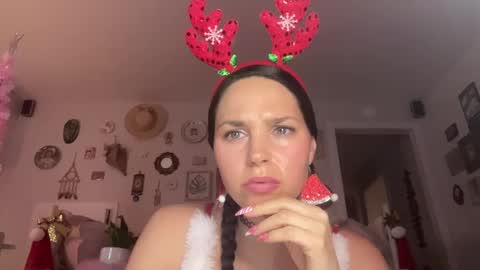 Snapshot of xyleialuv chatting on December 24, 2:54 am Xylea Luv online show from December 24, 2:54 am