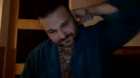 Snapshot of xyloreto80 chatting on January 7, 10:41 pm xyloreto80 online show from January 7, 10:41 pm