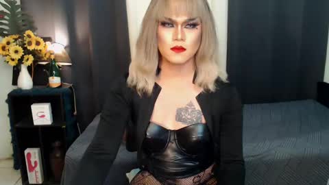 QueenMarina online show from December 17, 10:43 pm