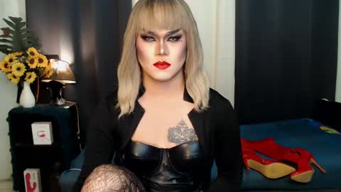 QueenMarina online show from January 11, 5:40 pm