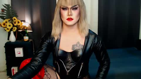 QueenMarina online show from February 7, 6:45 am