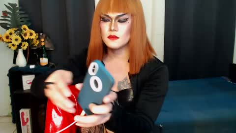 QueenMarina online show from February 8, 3:10 pm