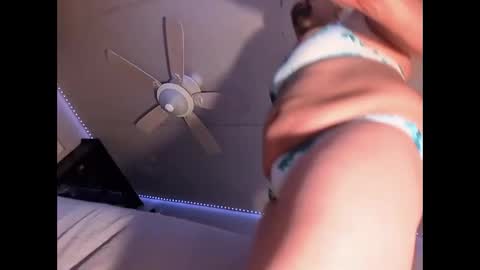 Snapshot of xzbib chatting on January 2, 2:02 pm Xzbib online show from January 2, 2:02 pm