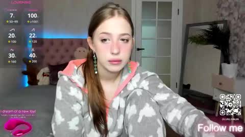 Snapshot of y0ung_lina18 chatting on September 26, 12:42 pm Lina online show from September 26, 12:42 pm