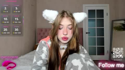 Snapshot of y0ung_lina18 chatting on September 30, 10:09 am Lina online show from September 30, 10:09 am