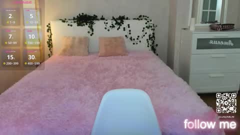 Snapshot of y0ung_lina18 chatting on October 15, 1:11 pm Lina online show from October 15, 1:11 pm