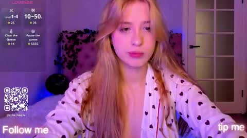 Snapshot of y0ung_lina18 chatting on November 9, 9:07 am Lina online show from November 9, 9:07 am