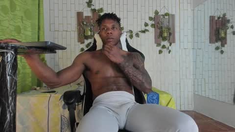 Snapshot of yacksson_lawrence chatting on December 19, 7:07 am yacksson_lawrence online show from December 19, 7:07 am