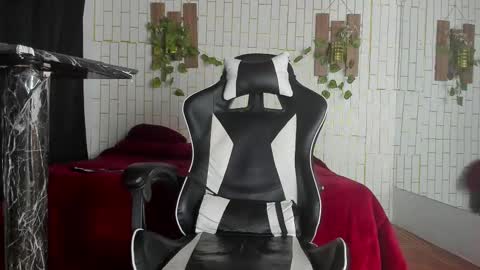 Snapshot of yacksson_lawrence chatting on October 9, 2:09 am yacksson_lawrence online show from October 9, 2:09 am