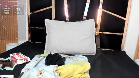 Snapshot of yahaira__ chatting on December 15, 2:10 pm Yahaira online show from December 15, 2:10 pm